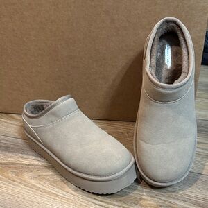 American Eagle Beige Slip-On Faux Suede Clog Mules